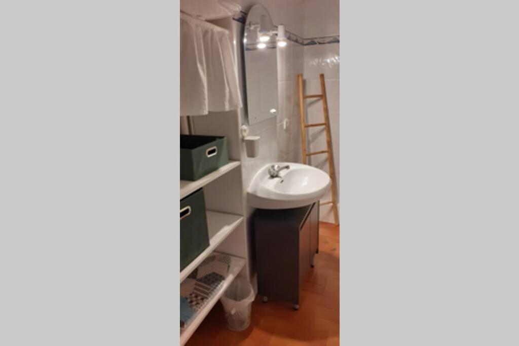 Agreable Logement Proche De La Gare Et Du Polygone Apartamento Béziers Exterior foto