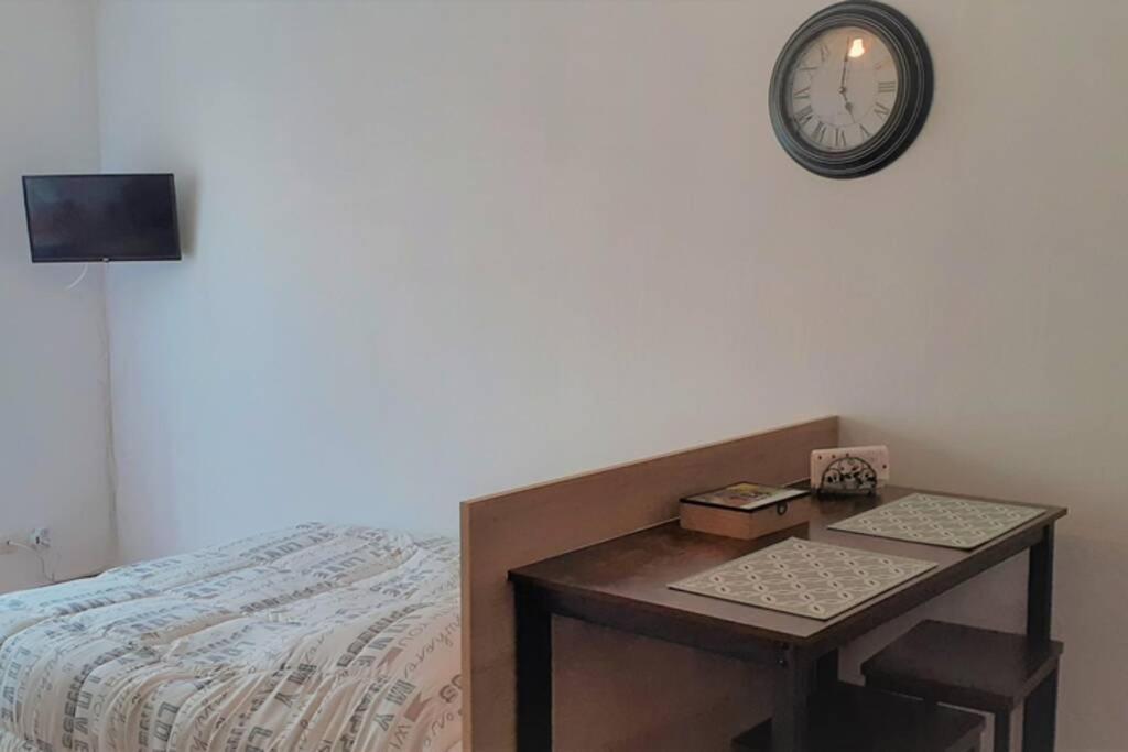 Agreable Logement Proche De La Gare Et Du Polygone Apartamento Béziers Exterior foto